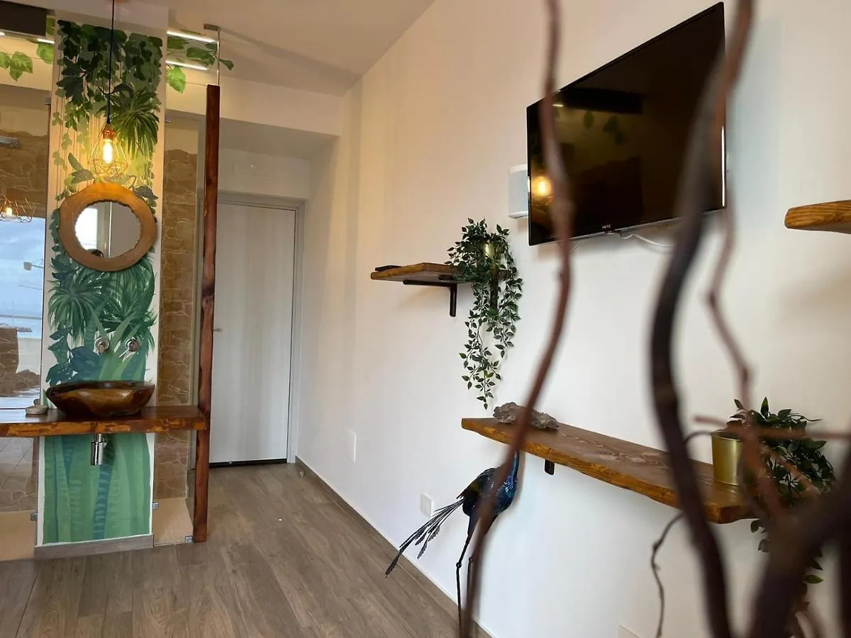 Urban Jungle Rooms Naples 0*,