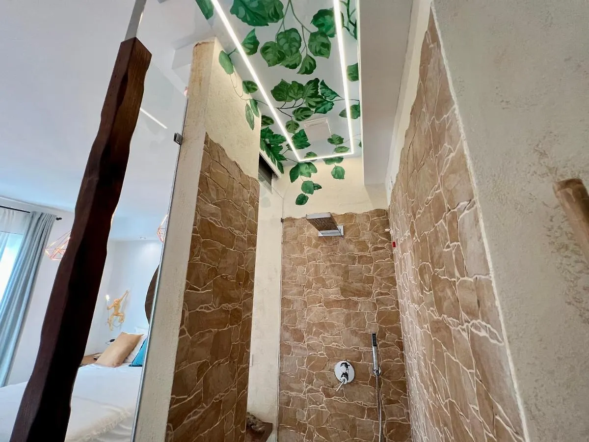 Bed & Breakfast Urban Jungle Rooms Naples Italy