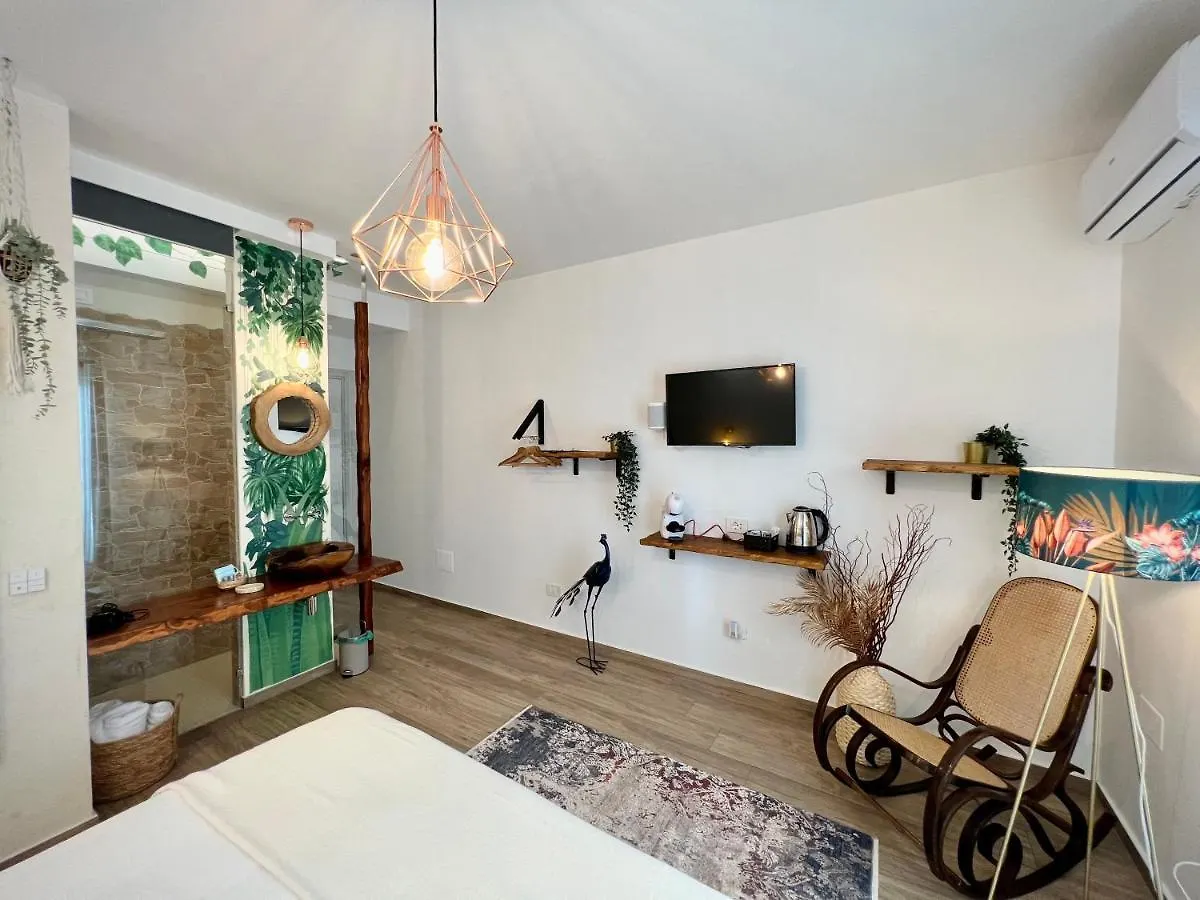 Urban Jungle Rooms Naples Bed & Breakfast